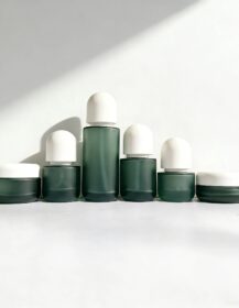 Custom 30ml 50ml 100ml 120ml 30g 50g Thickened Frosted Green Glass Face Cream Jars Skin Care Serum Spray Bottles Set