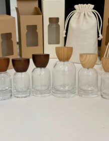 Custom Logo Matte Frost Glass Perfume Bottle with Wooden Cap and Gift Box Packaging 30ml/50ml/100ml