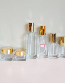 Skincare Packaging Containers Luxury clear Cosmetic Glass Jar 30ml 50ml 100ml 120ml Glass Spray Lotion Serum Bottles with Pump