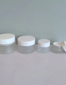 Wholesale Custom air Tight 5ml 10ml 15ml 20ml 30ml 50ml 100ml Matte Frosted Glass Cream Cosmetic Jars with Screw Aluminum Lid