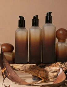 Bamboo Lid Cosmetic Essential Oil Serum Lotion Round Glass Pump Bottles 40ml 100ml 120ml for Skincare Cream Packaging