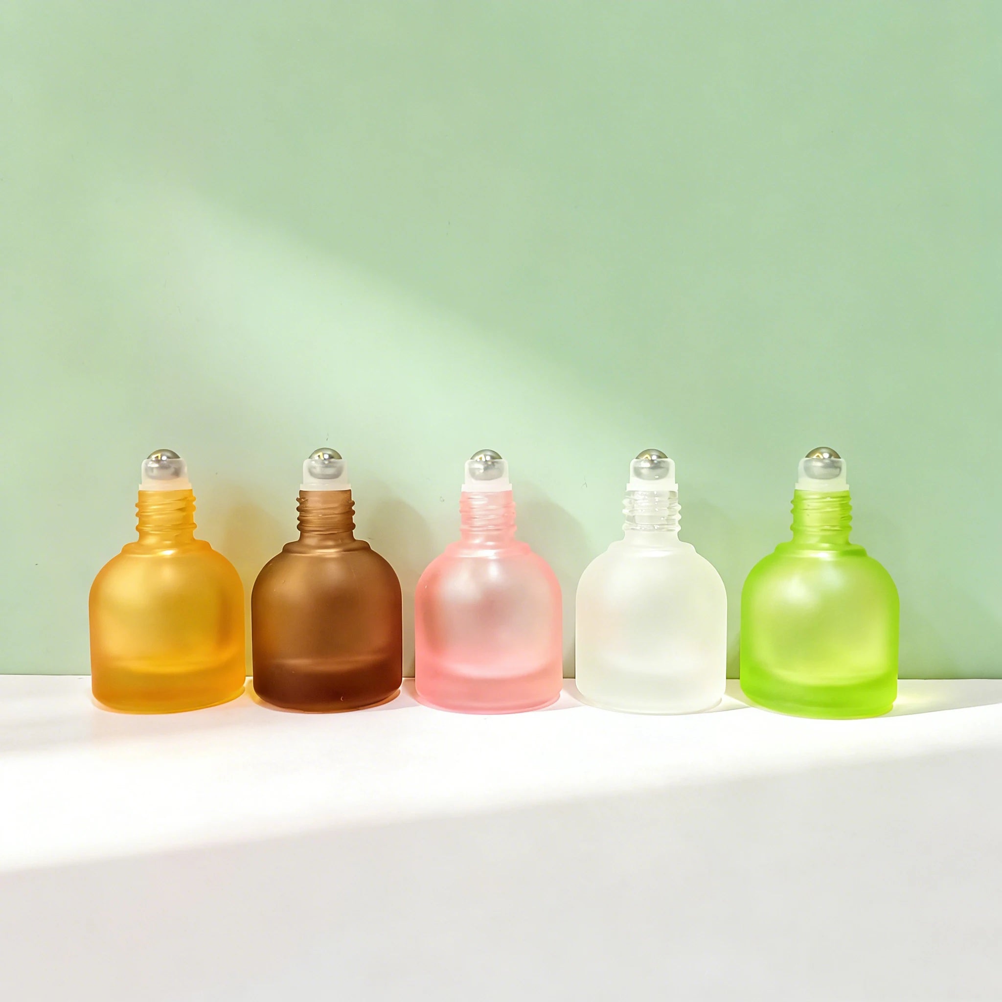 Unique 10ml Frosted Glass Roll on Bottle with Roller for Perfume Oil Eye Cream Message Packaging - 图片 5