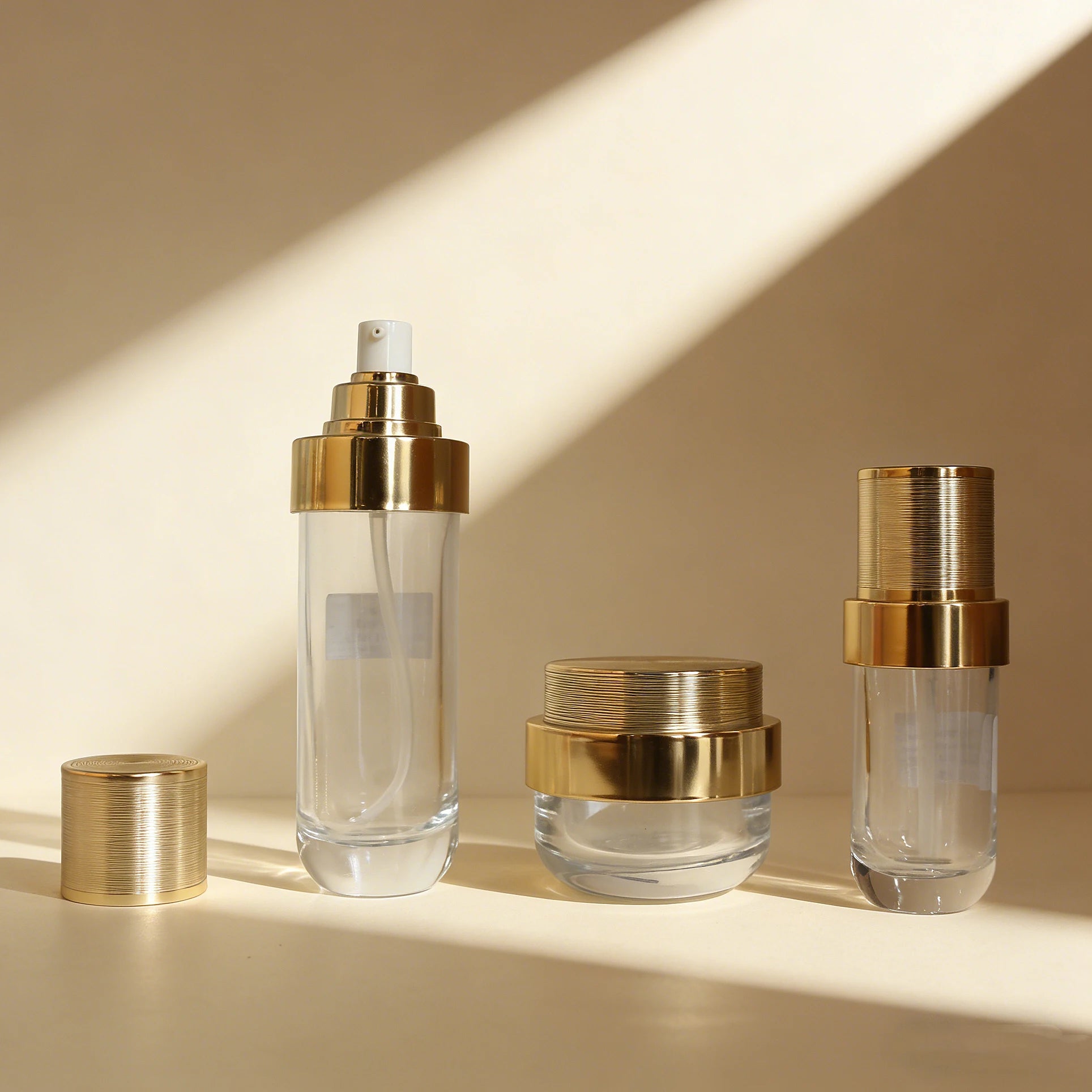 Luxury Cosmetics Set Skincare Glass Serum Lotion Pump Bottles & Jars with Gold Cap Packaging - 图片 5