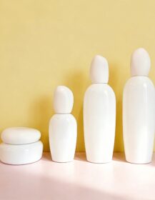 30ml 50ml 100ml 120ml Unique Luxury Shiny White Glass Cosmetic Bottle Packaging for Skin Care Lotion