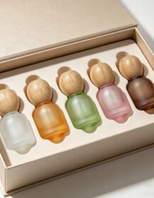 Wholesale 10ml Frosted Glass Roll on Bottles Round Empty Cosmetic Dispenser Vials with Paper Box for Essential Oil Cosmetic Set
