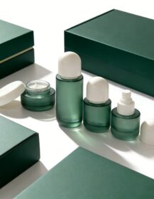 Custom 20ml 30ml 50ml 100ml 120ml Frosted Green Glass Jars Skin Care Serum Emulsion Spray Glass Bottles Set with White Cap