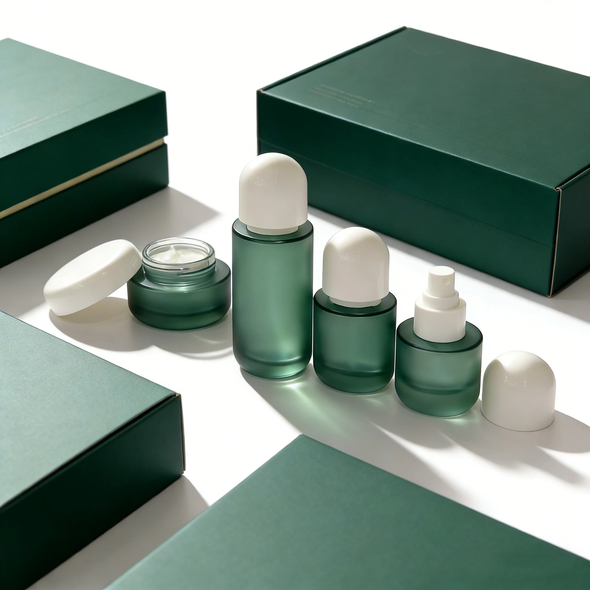 Custom 20ml 30ml 50ml 100ml 120ml Frosted Green Glass Jars Skin Care Serum Emulsion Spray Glass Bottles Set with White Cap