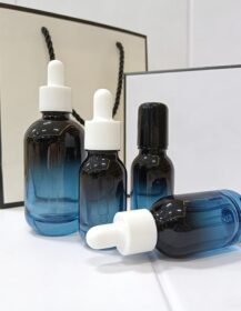 Cosmetic Empty 10ml/30ml/50ml Essential Oil Glass Dropper Bottle with Plastic Caps for Skin Care Serum