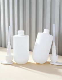 Custom HDPE Plastic Bottles 300ml 500ml for Lotion Body Wash Shampoo and Conditioner Packaging