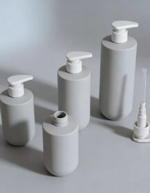 Luxury Large Capacity Shampoo and Conditioner Bottles 500ml Grey PE Body Wash Shower Gel Packaging Bottle