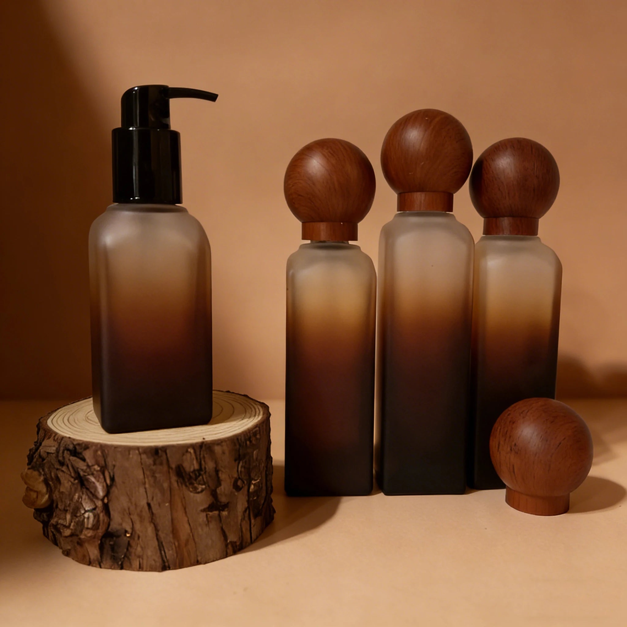 High-End 100ml Skincare Packaging Glass Pump Bottles with Wood Grain Caps for Serum/Lotion/Eye Cream - 图片 3