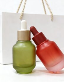 Luxury 30ml Glass Essence Bottle Skin Care Packaging  Essential Oil Dropper Glass Bottle for Cosmetic Packaging