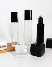 Luxury Cosmetic Set square Glass Essential Oil Lotion Pump Bottle with Black Cap Cream Packaging for Skin Care Hair Care