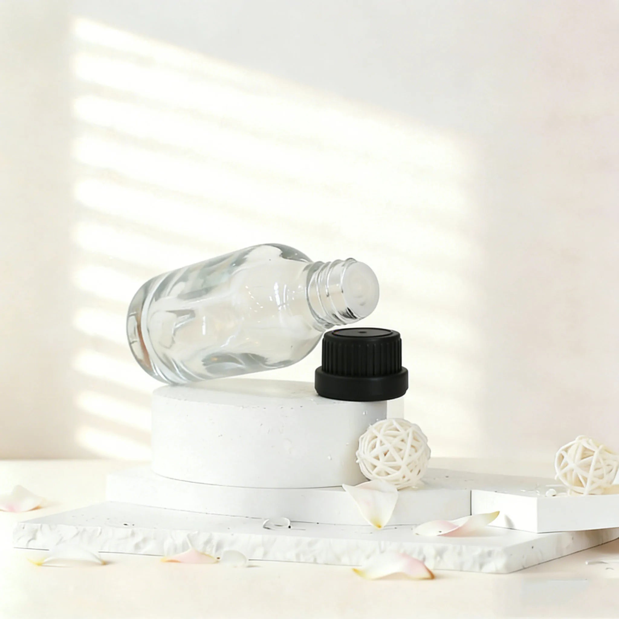 Wholesale Thickened Clear Glass Bottles 10ml 30ml 50ml Durable Empty Oil Bottles for Essential Oil Cosmetic Packaging - 图片 3