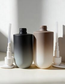 HDPE 500ML Flat Shoulder Matte Custom Eco-Friendly Plastic Shampoo Conditioner Bottle Empty Cosmetic Body Skin Care Screw Cap