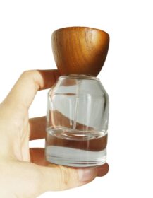 30ml 50ml Empty Luxury Unique Glass Perfume Oil Spray Bottle with Fine Mist Sprayer Wooden Cap Design