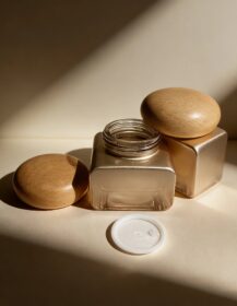 New Luxury Matte Skincare Product Packaging 20ml 30ml 50ml 100ml 120ml Glass Bottle with Pump Skin Care Set