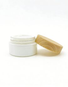 Empty Cosmetic Containers 20g 30g 50g Luxury Wide Mouth Glass Jar Pearl White Cream Jar with Water Transfer Printed Wooden Lid