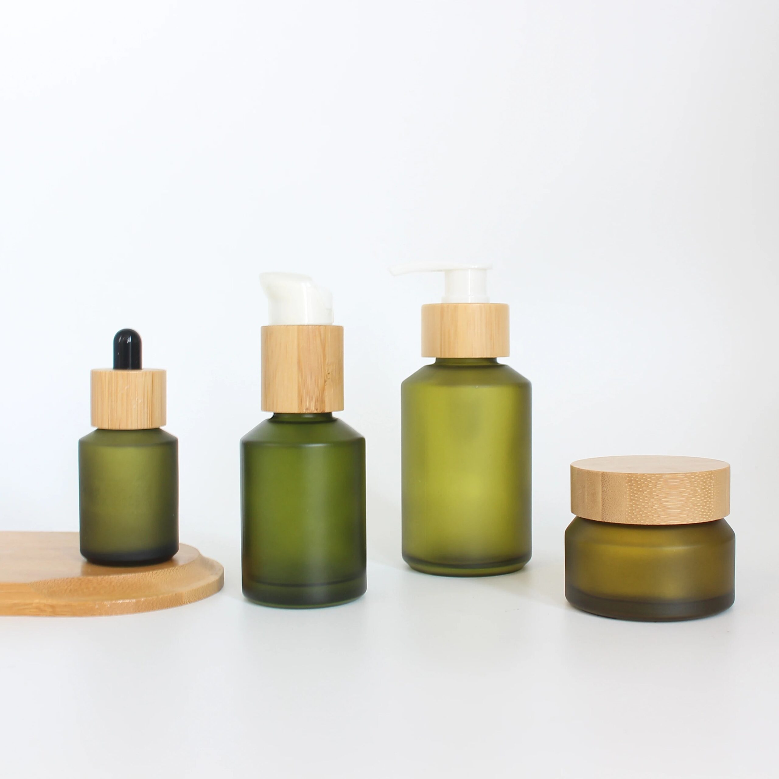 Luxury Bamboo Cosmetic Packaging Set Slanted Shoulder Glass Bottle with Bamboo Pump Dropper for Skin Care