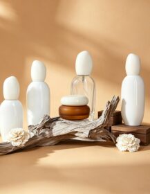 Empty Glass Elegant Skincare Packaging with Special Lid Matte Decoration for High End Brand Lotion & Frosted Glass Jar