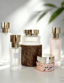 30ml 120ml Frosted Gold Top Glass Pump Lotion Spray Cream Toner Lotion Serum Bottle Container for Cosmetic Packaging