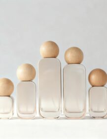 Hot Sale Square Glass Lotion Pump Bottles Essential Oil Serum Bottles with Bamboo Lid for Skincare Packaging