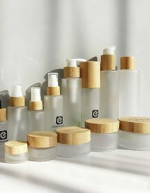 30ml 50ml 60ml 100ml 120ml Fine Mist Lotion Pump Frosted Glass Spray Bottle With Wood Bamboo Lid Cosmetic Packaging Set N888