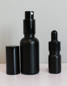 Custom 10ml 15ml 20ml 30ml 5ml Glass Spray Bottle Serum Bottle 1oz 2oz Empty Essential Oil Matte Black Glass Dropper Bottle