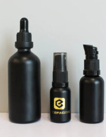 Skin Care Mini Essential Oil Bottles 1oz 2oz 4oz Perfume Bottle Black Glass Spray Bottles Cosmetic Packaging with Pump Spray