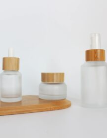 15ml 30ml 60ml 100ml Frosted Essential Oil Serum Hair Oil Glass Bottle with Bamboo Dropper Pump Cap for Skin Care Packaging