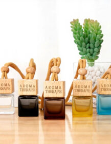 New Design 8ml Square Car Hanging Air Fresher Glass Perfume Diffuser Bottle with Wooden Cap Metal Clip A888