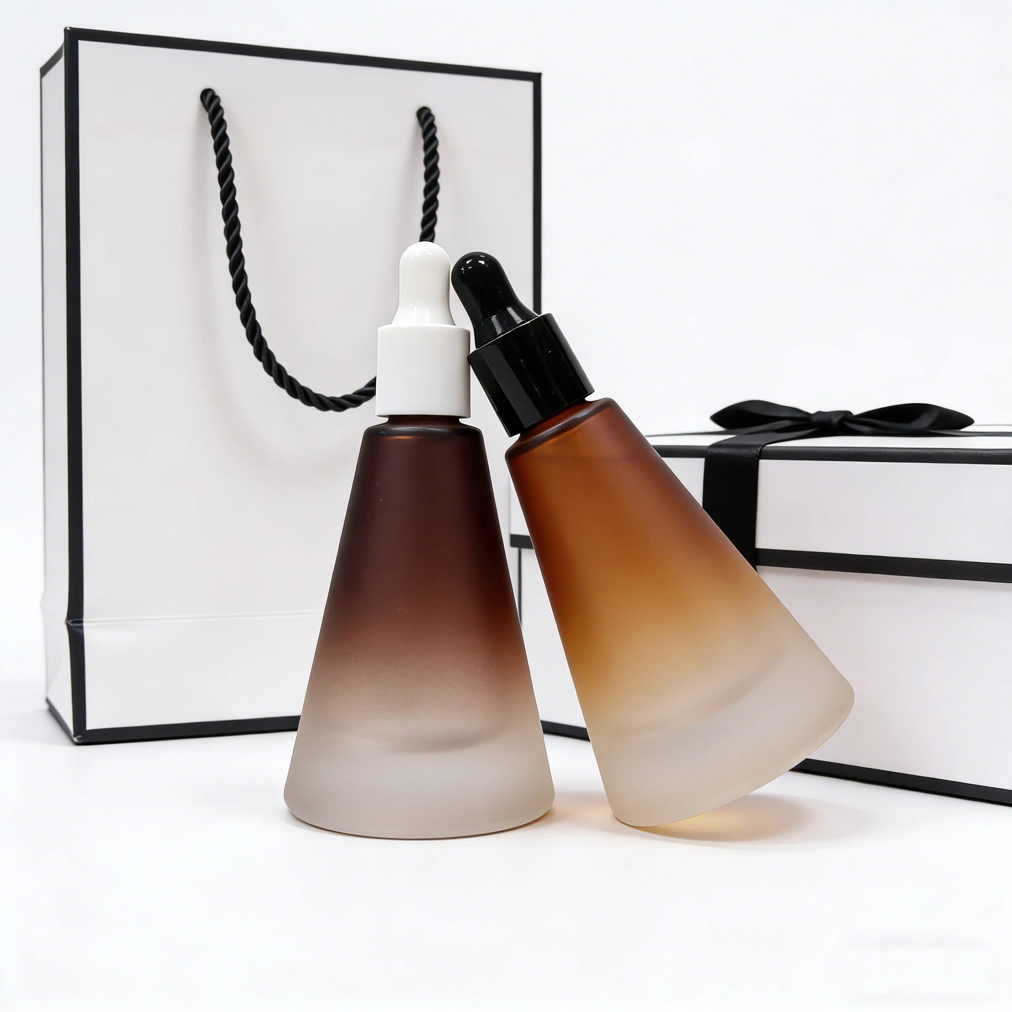 Luxury Conical Shape 15ml Thick Bottom Serum Dropper Bottles Gradient Amber Frosted Color Glass Essential Oil Bottle