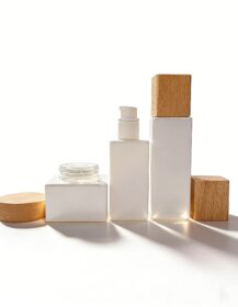 Square White Glass Pump Bottle 20ml 30ml 50ml 100ml 120ml 30g 50g Facial Cream White Jar Skincare Bottles With Wood Lid Set