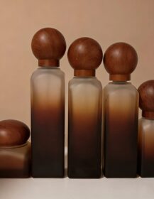 Customizable Gradient Press Pump Cosmetic Glass Bottles Leak-proof Refillable Skin Care Serum Pump Bottles Wholesale