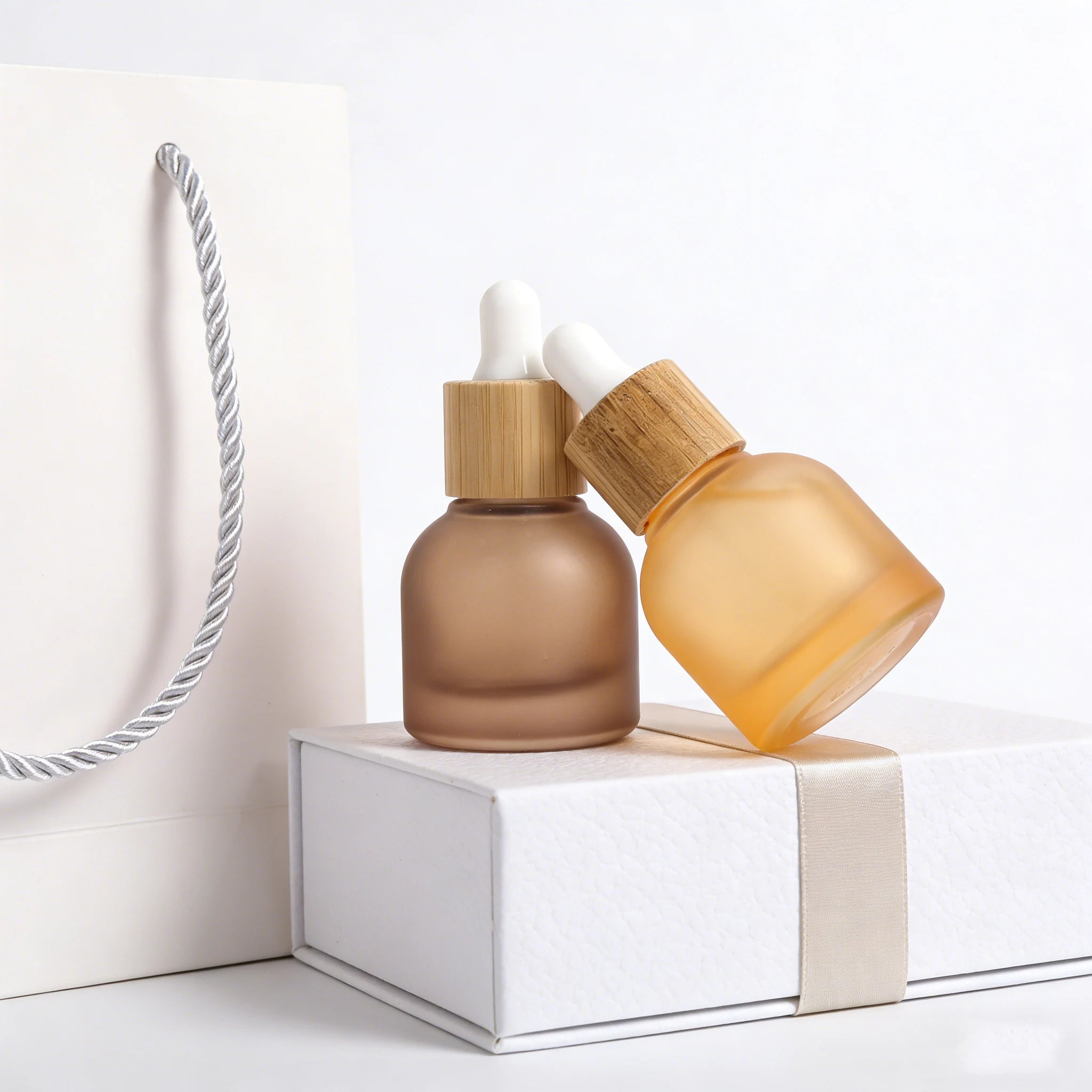 Luxury 10ml Colorful Dropper Glass Cosmetic Bottle Frosted Brown Green Essential Oil Serum Bamboo Dropper Bottle - 图片 4