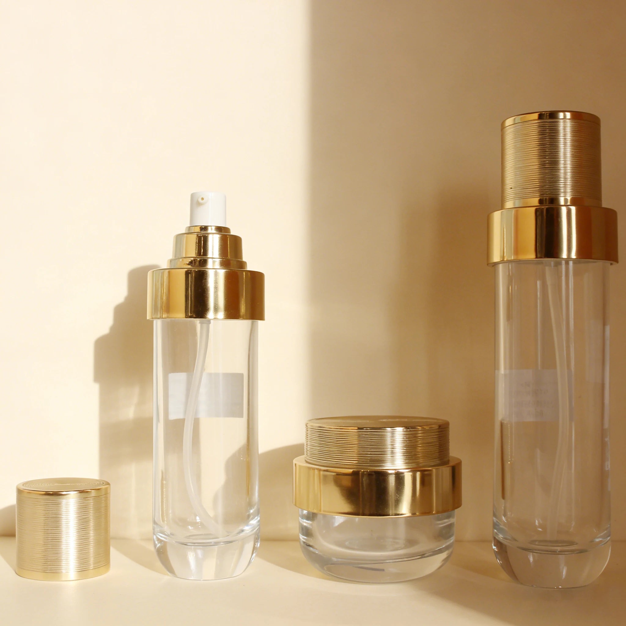 Luxury Cosmetics Set Skincare Glass Serum Lotion Pump Bottles & Jars with Gold Cap Packaging - 图片 3