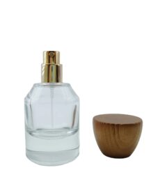 OEM ODM Luxury 30ml 50ml 100ml Round Glass Women Perfume Bottle Custom Empty Perfume Bottle With Pump Sprayer Round Wooden Lid