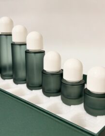 Eco-friendly Frosted for Gold Square Glass Skincare Cosmetic Serum Lotion Pump Bottles Custom Logo Multi-Capacity