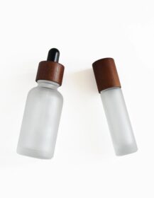 Essential Oil Perfume Cosmetic Dropper Glass Bottle Glass Roll on Bottle with Walnut Wood Cap Ash Wood