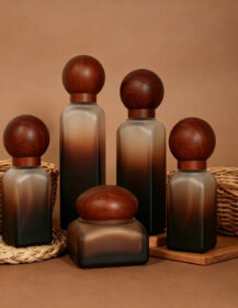 High Quality 40ml 100ml 110ml 120ml 50g Square Amber Glass Cosmetic Lotion Pump Bottle with Pump Wooden Ball Cap