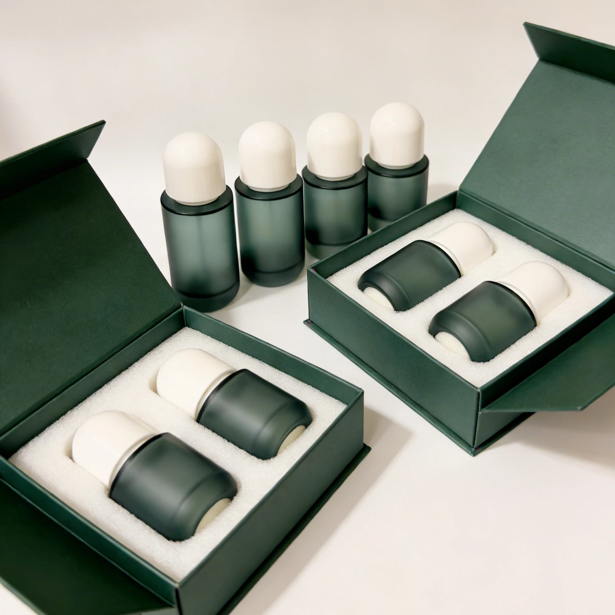 Wholesale for Gold Frosted Glass Beauty Containers Jars Skincare Lotion Pump Bottles Screen Printing for Face Cream
