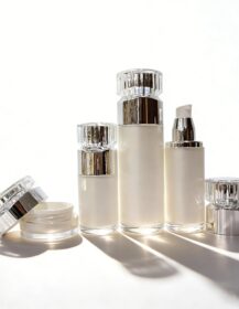 Empty Custom Color 15ml 30ml 50ml 100ml White Plastic Vacuum Pump Lotion Bottle for Skin Care Cosmetics Packaging