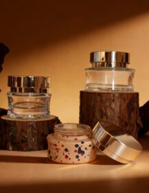 Custom logo Luxury Skincare Cosmetic Glass Packaging 30g 50g Body Scrub Mask Cosmetic Glass Cream Jar with Golden Cap with Box