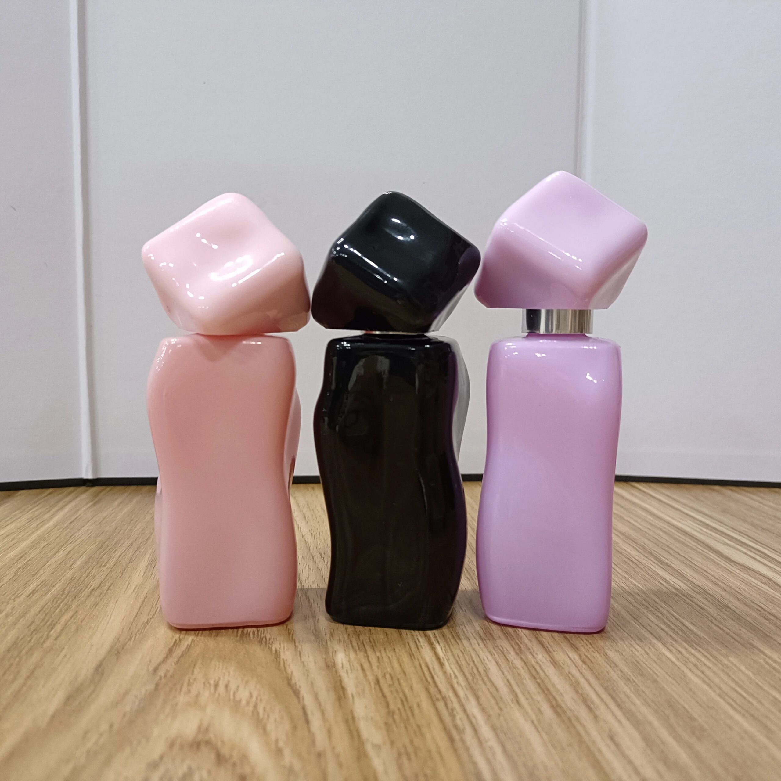 High Quality Luxury Customization 30ml Black White Yellow Purple Pink Multi-color Glass Perfume Bottles for Perfume - 图片 7