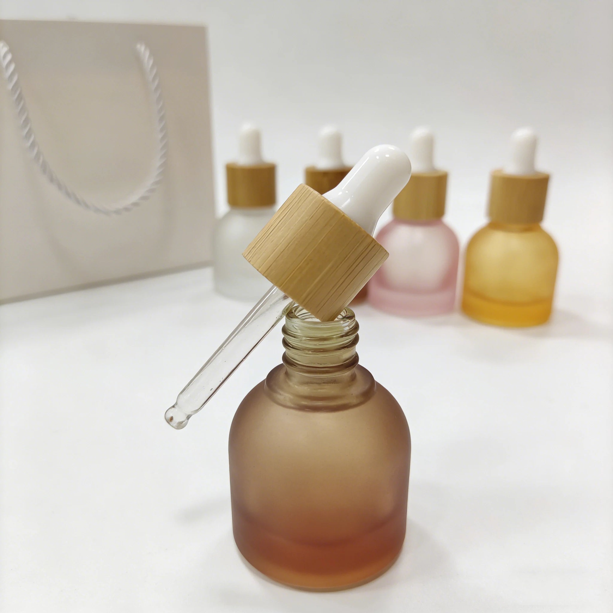 Luxury 10ml Colorful Dropper Glass Cosmetic Bottle Frosted Brown Green Essential Oil Serum Bamboo Dropper Bottle - 图片 2