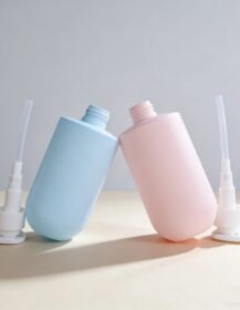 Wholesale 500ml Matte White Lotion Bottle 250ml HDPE Shampoo Bottle 300ml Plastic Shower Gel Bottle With Lotion Pump
