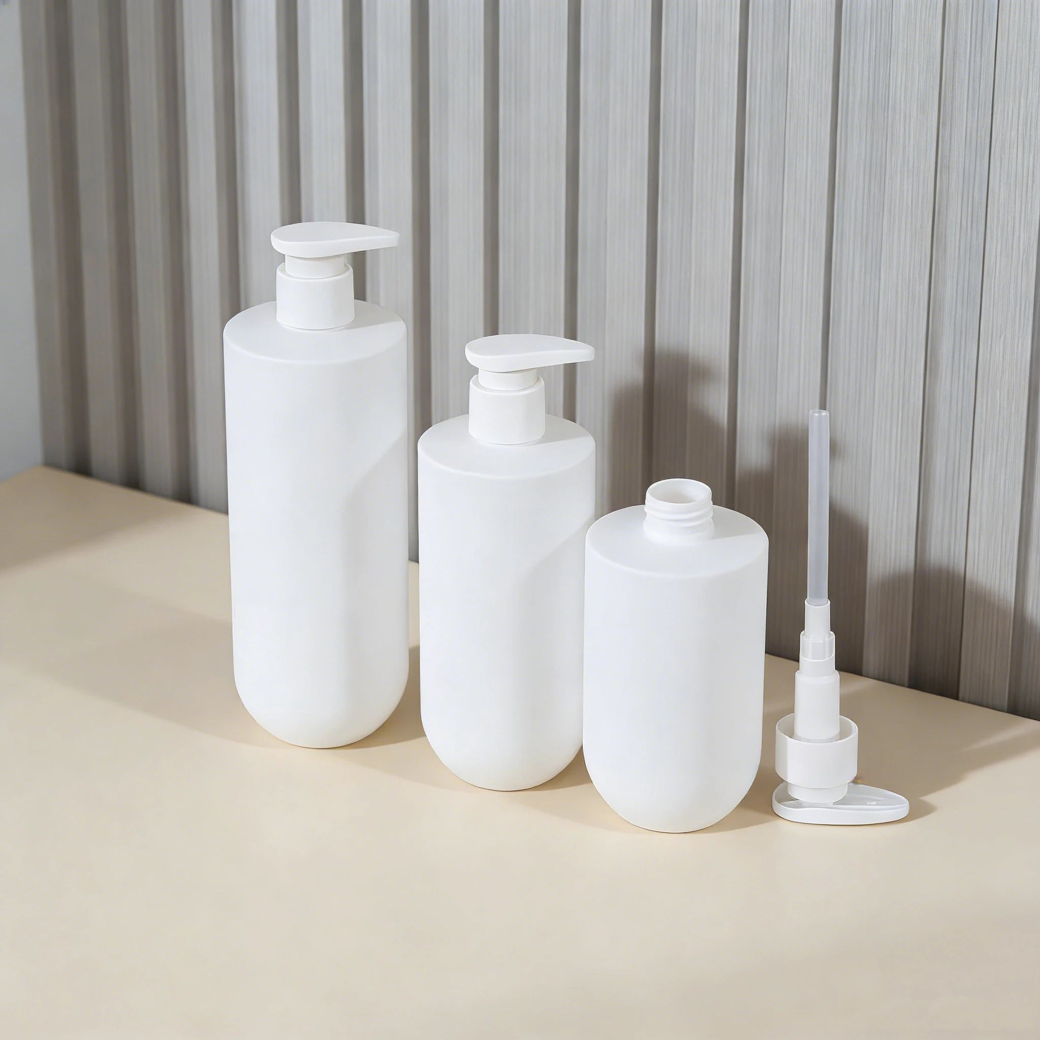 Hot Sell Plastic Bathroom Accessories Set Soap Dispenser with Lotion Pump and Silk Screen Printing - 图片 2