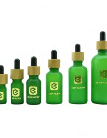 30ml 50ml 100ml Cosmetic Container Essential Oil Packaging Green Frosted Glass Essential Oil Dropper Bottles with Bamboo Lid