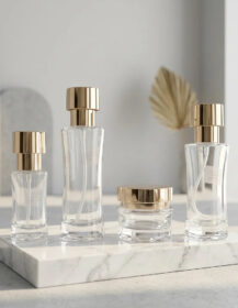 Luxury Clear Glass Bottle Set for Skincare 30g 50g 100ml Empty Serum Lotion Cream Jar with Gold Lid Custom Logo
