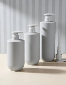 Wholesale 500ml/250ml/300ml White HDPE Plastic Lotion/Shampoo/Shower Gel Bottles with Lotion Pump